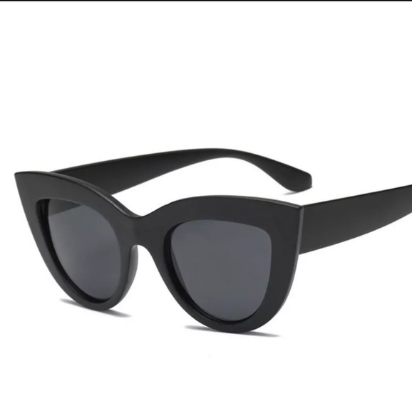Cat Eye sunglasses, NEW - Picture 5 of 6
